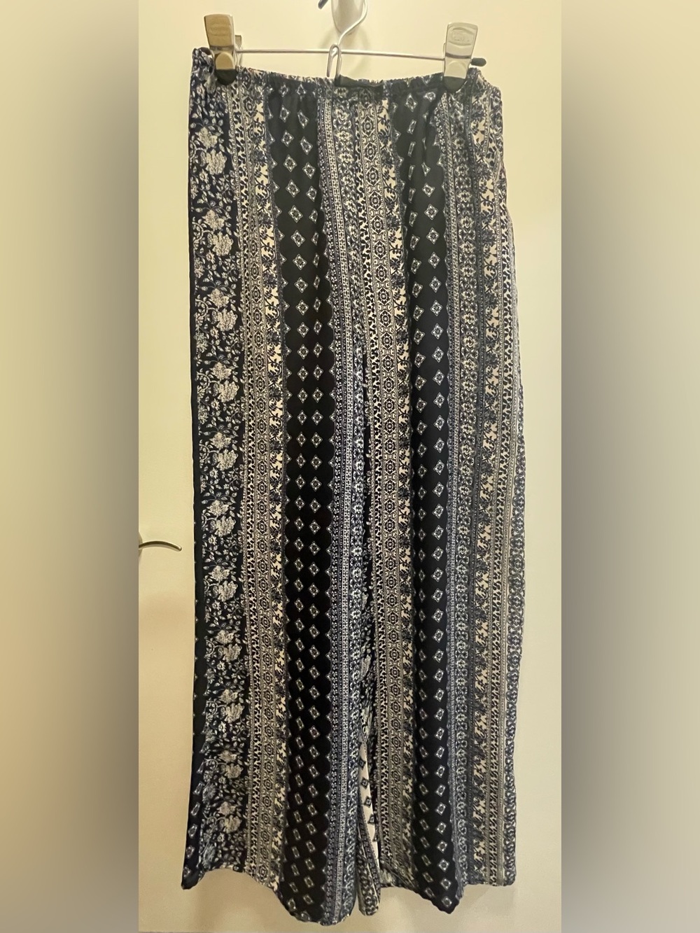 See You Monday Los Angeles Black & White Floral Geometric Wide-Leg Pants – Size